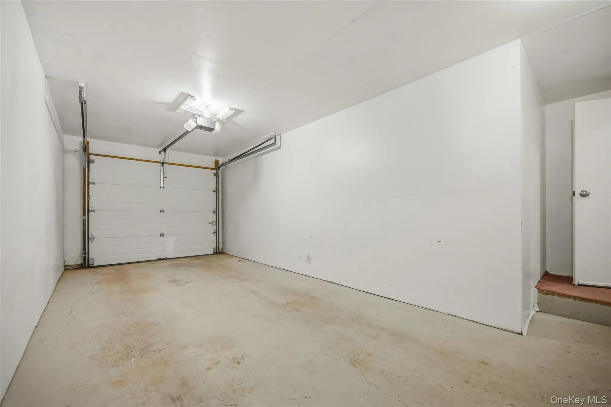 Attached garage Attached garage