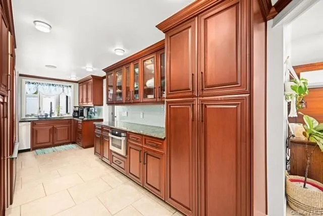25 10th Road, New York, NY, 4 Bedrooms Bedrooms, 8 Rooms Rooms,2 BathroomsBathrooms,Residential,For Rent,10th,0,1043209 25 10th Road, New York, NY, 4 Bedrooms Bedrooms, 8 Rooms Rooms,2 BathroomsBathrooms,Residential,For Rent,10th,0,1043209