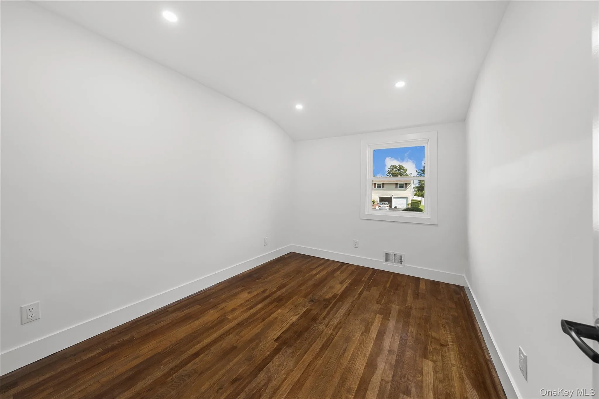 42 Rita Crescent, Smithtown, NY, 3 Bedrooms Bedrooms, 6 Rooms Rooms,1 BathroomBathrooms,Residential,For Rent,Rita,0,1043210 42 Rita Crescent, Smithtown, NY, 3 Bedrooms Bedrooms, 6 Rooms Rooms,1 BathroomBathrooms,Residential,For Rent,Rita,0,1043210