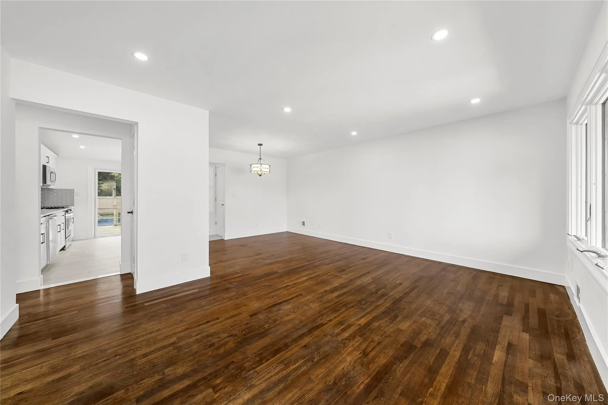42 Rita Crescent, Smithtown, NY, 3 Bedrooms Bedrooms, 6 Rooms Rooms,1 BathroomBathrooms,Residential,For Rent,Rita,0,1043210 42 Rita Crescent, Smithtown, NY, 3 Bedrooms Bedrooms, 6 Rooms Rooms,1 BathroomBathrooms,Residential,For Rent,Rita,0,1043210
