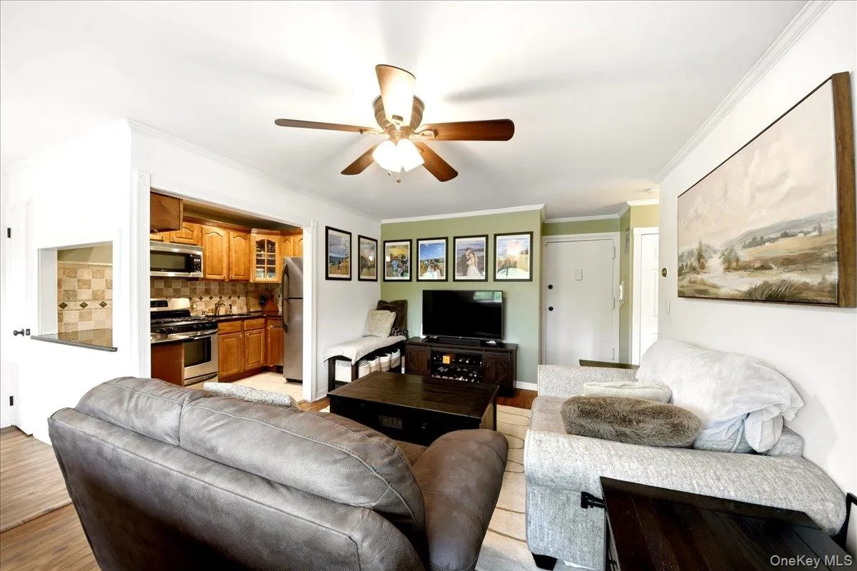 828 Pelhamdale Avenue, New Rochelle, NY, 1 Bedroom Bedrooms, 3 Rooms Rooms,1 BathroomBathrooms,Residential,For Rent,Pelhamdale,0,1043216 828 Pelhamdale Avenue, New Rochelle, NY, 1 Bedroom Bedrooms, 3 Rooms Rooms,1 BathroomBathrooms,Residential,For Rent,Pelhamdale,0,1043216