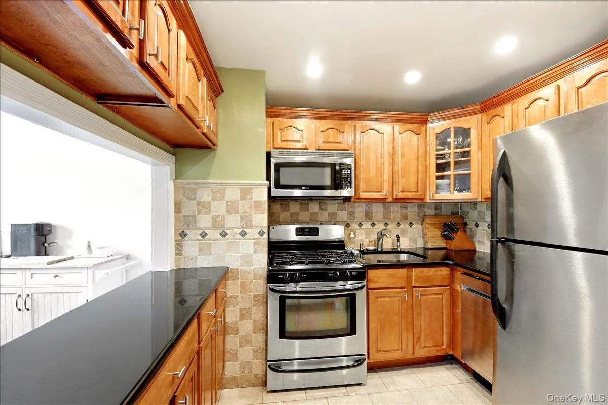 828 Pelhamdale Avenue, New Rochelle, NY, 1 Bedroom Bedrooms, 3 Rooms Rooms,1 BathroomBathrooms,Residential,For Rent,Pelhamdale,0,1043216 828 Pelhamdale Avenue, New Rochelle, NY, 1 Bedroom Bedrooms, 3 Rooms Rooms,1 BathroomBathrooms,Residential,For Rent,Pelhamdale,0,1043216