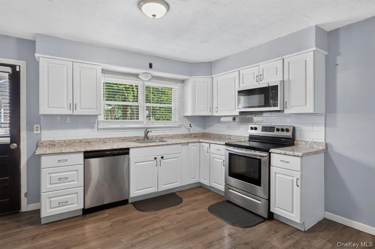 287 Whittier Drive, Brookhaven, NY, 3 Bedrooms Bedrooms, 6 Rooms Rooms,2 BathroomsBathrooms,Residential,For Rent,Whittier,0,1043220 287 Whittier Drive, Brookhaven, NY, 3 Bedrooms Bedrooms, 6 Rooms Rooms,2 BathroomsBathrooms,Residential,For Rent,Whittier,0,1043220