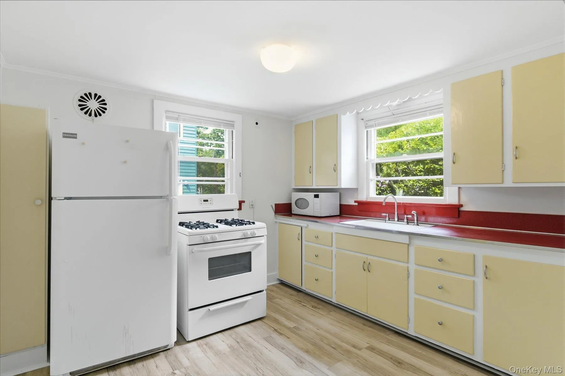 400 Orchard Street, Southold, NY, 2 Bedrooms Bedrooms, 4 Rooms Rooms,1 BathroomBathrooms,Residential Lease,For Rent,Orchard,0,1043222 400 Orchard Street, Southold, NY, 2 Bedrooms Bedrooms, 4 Rooms Rooms,1 BathroomBathrooms,Residential Lease,For Rent,Orchard,0,1043222