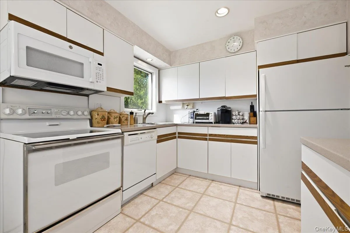 786 Bethlynn Court, Hempstead, NY, 4 Bedrooms Bedrooms, 9 Rooms Rooms,1 BathroomBathrooms,Residential,For Rent,Bethlynn,0,1043238 786 Bethlynn Court, Hempstead, NY, 4 Bedrooms Bedrooms, 9 Rooms Rooms,1 BathroomBathrooms,Residential,For Rent,Bethlynn,0,1043238