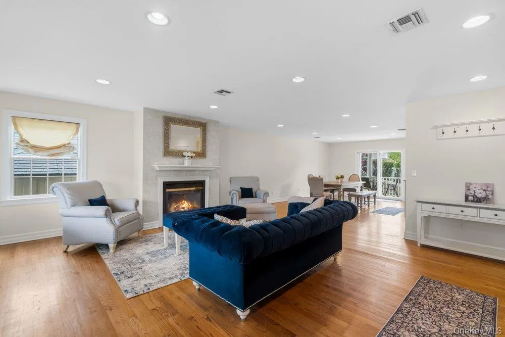 47 Syosset Circle, Oyster Bay, NY, 4 Bedrooms Bedrooms, 9 Rooms Rooms,2 BathroomsBathrooms,Residential,For Rent,Syosset,0,1043245 47 Syosset Circle, Oyster Bay, NY, 4 Bedrooms Bedrooms, 9 Rooms Rooms,2 BathroomsBathrooms,Residential,For Rent,Syosset,0,1043245