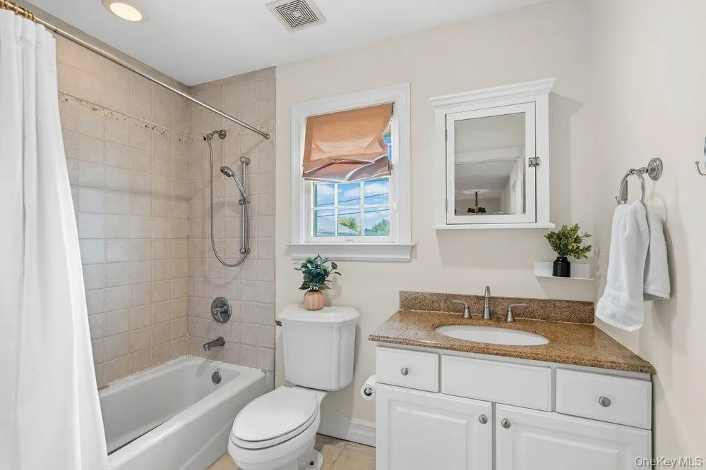 47 Syosset Circle, Oyster Bay, NY, 4 Bedrooms Bedrooms, 9 Rooms Rooms,2 BathroomsBathrooms,Residential,For Rent,Syosset,0,1043245 47 Syosset Circle, Oyster Bay, NY, 4 Bedrooms Bedrooms, 9 Rooms Rooms,2 BathroomsBathrooms,Residential,For Rent,Syosset,0,1043245