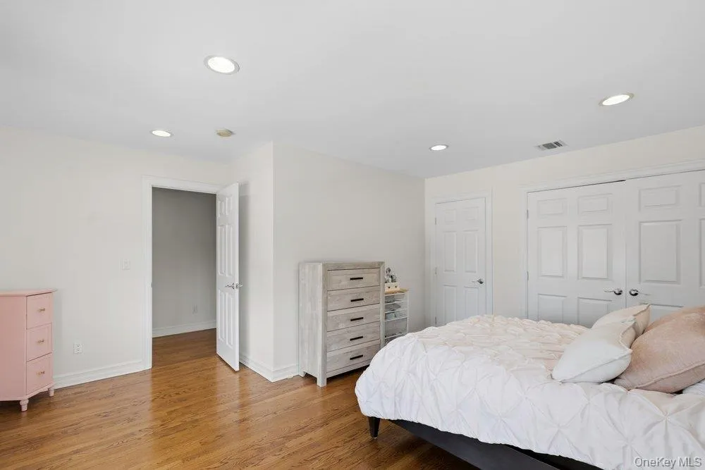 47 Syosset Circle, Oyster Bay, NY, 4 Bedrooms Bedrooms, 9 Rooms Rooms,2 BathroomsBathrooms,Residential,For Rent,Syosset,0,1043245 47 Syosset Circle, Oyster Bay, NY, 4 Bedrooms Bedrooms, 9 Rooms Rooms,2 BathroomsBathrooms,Residential,For Rent,Syosset,0,1043245