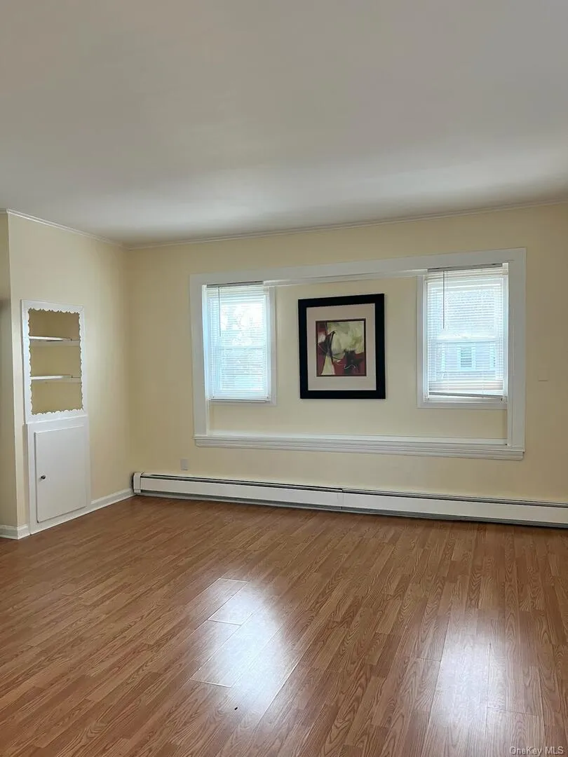 39 Chapman Place, Islip, NY, 3 Bedrooms Bedrooms, 5 Rooms Rooms,1 BathroomBathrooms,Residential Lease,For Rent,Chapman,0,1043248 39 Chapman Place, Islip, NY, 3 Bedrooms Bedrooms, 5 Rooms Rooms,1 BathroomBathrooms,Residential Lease,For Rent,Chapman,0,1043248