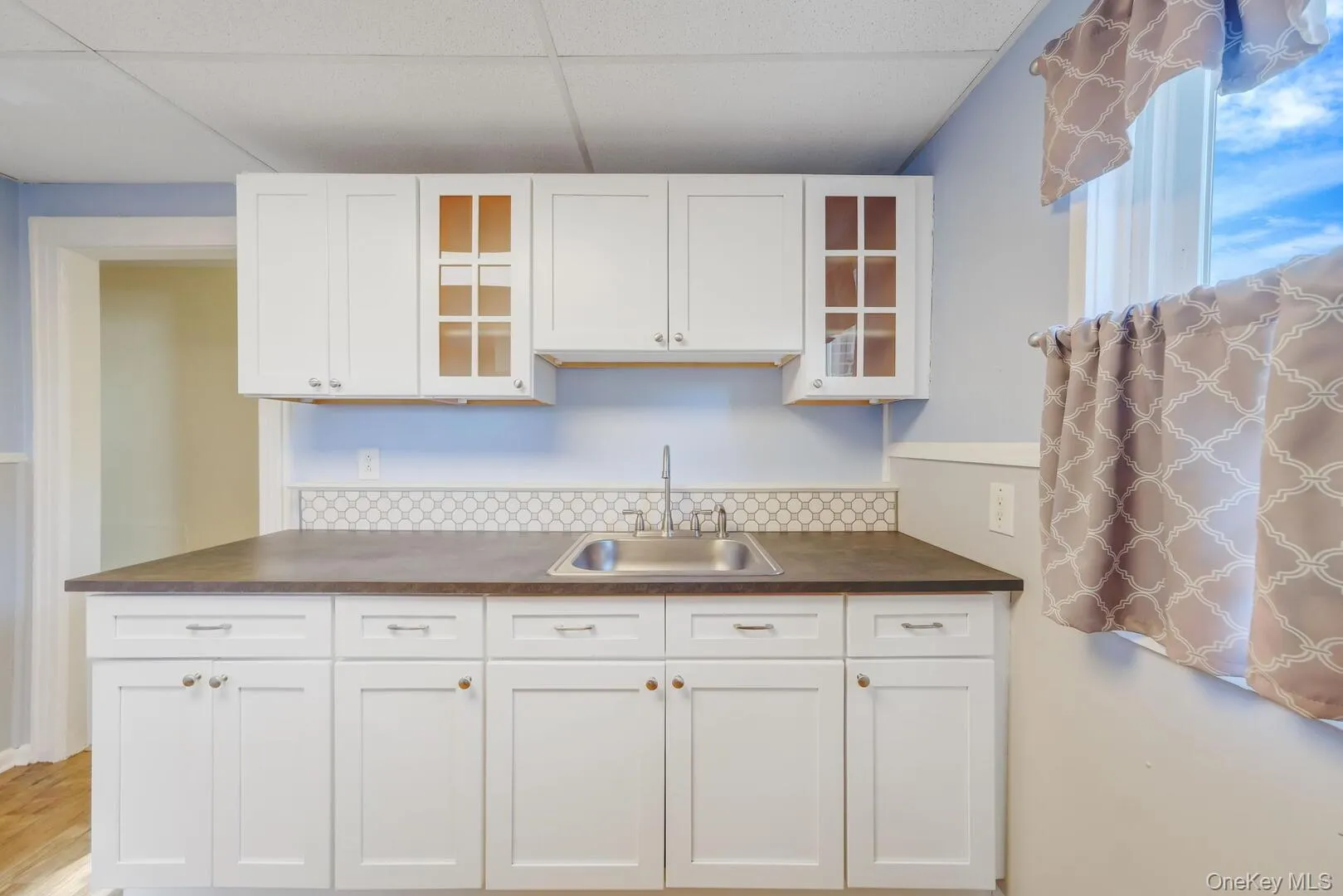 39 Chapman Place, Islip, NY, 3 Bedrooms Bedrooms, 5 Rooms Rooms,1 BathroomBathrooms,Residential Lease,For Rent,Chapman,0,1043248 39 Chapman Place, Islip, NY, 3 Bedrooms Bedrooms, 5 Rooms Rooms,1 BathroomBathrooms,Residential Lease,For Rent,Chapman,0,1043248