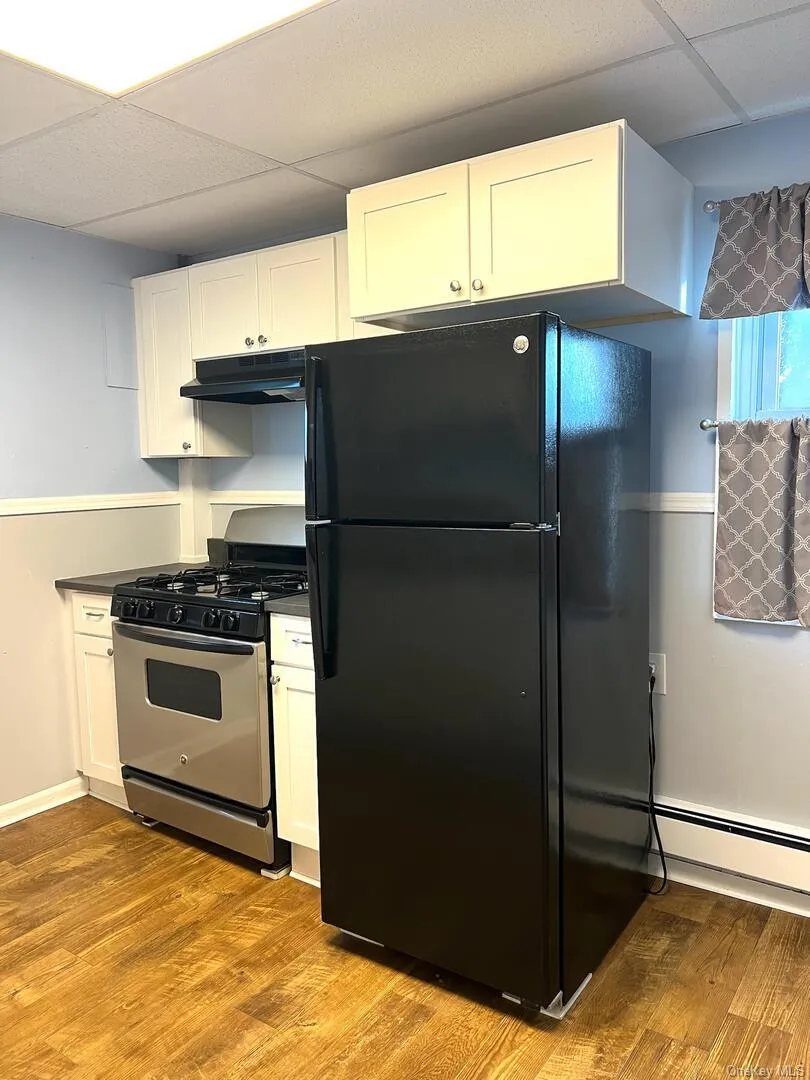 39 Chapman Place, Islip, NY, 3 Bedrooms Bedrooms, 5 Rooms Rooms,1 BathroomBathrooms,Residential Lease,For Rent,Chapman,0,1043248 39 Chapman Place, Islip, NY, 3 Bedrooms Bedrooms, 5 Rooms Rooms,1 BathroomBathrooms,Residential Lease,For Rent,Chapman,0,1043248
