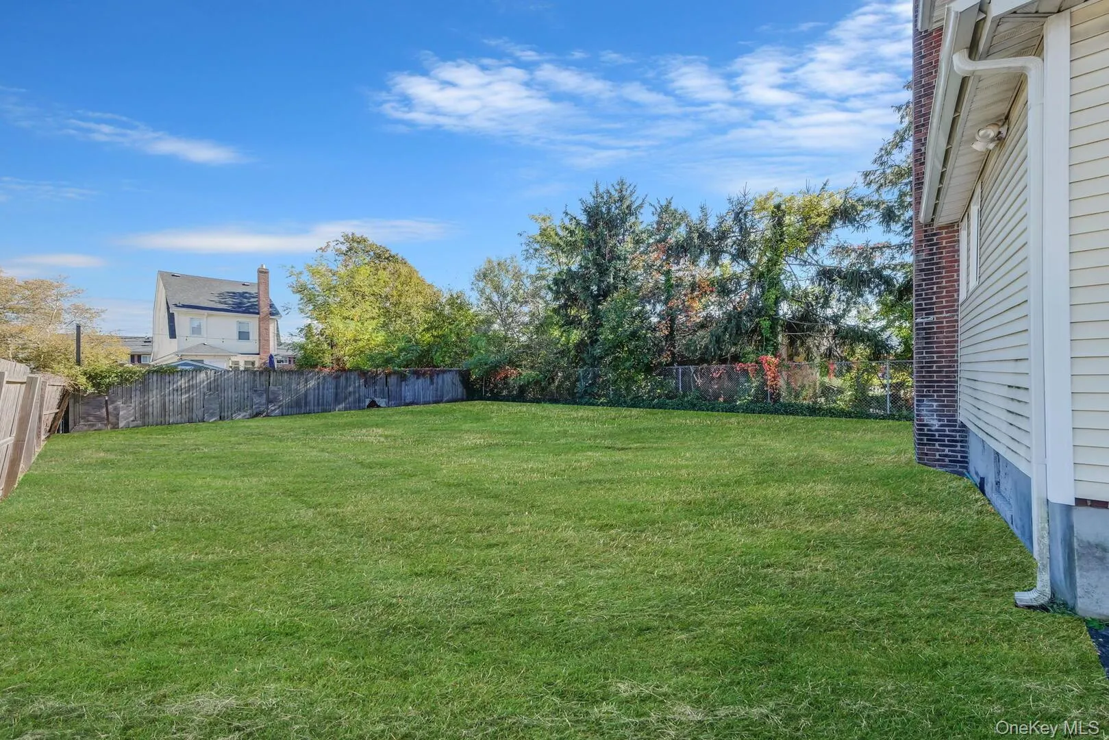 39 Chapman Place, Islip, NY, 3 Bedrooms Bedrooms, 5 Rooms Rooms,1 BathroomBathrooms,Residential Lease,For Rent,Chapman,0,1043248 39 Chapman Place, Islip, NY, 3 Bedrooms Bedrooms, 5 Rooms Rooms,1 BathroomBathrooms,Residential Lease,For Rent,Chapman,0,1043248