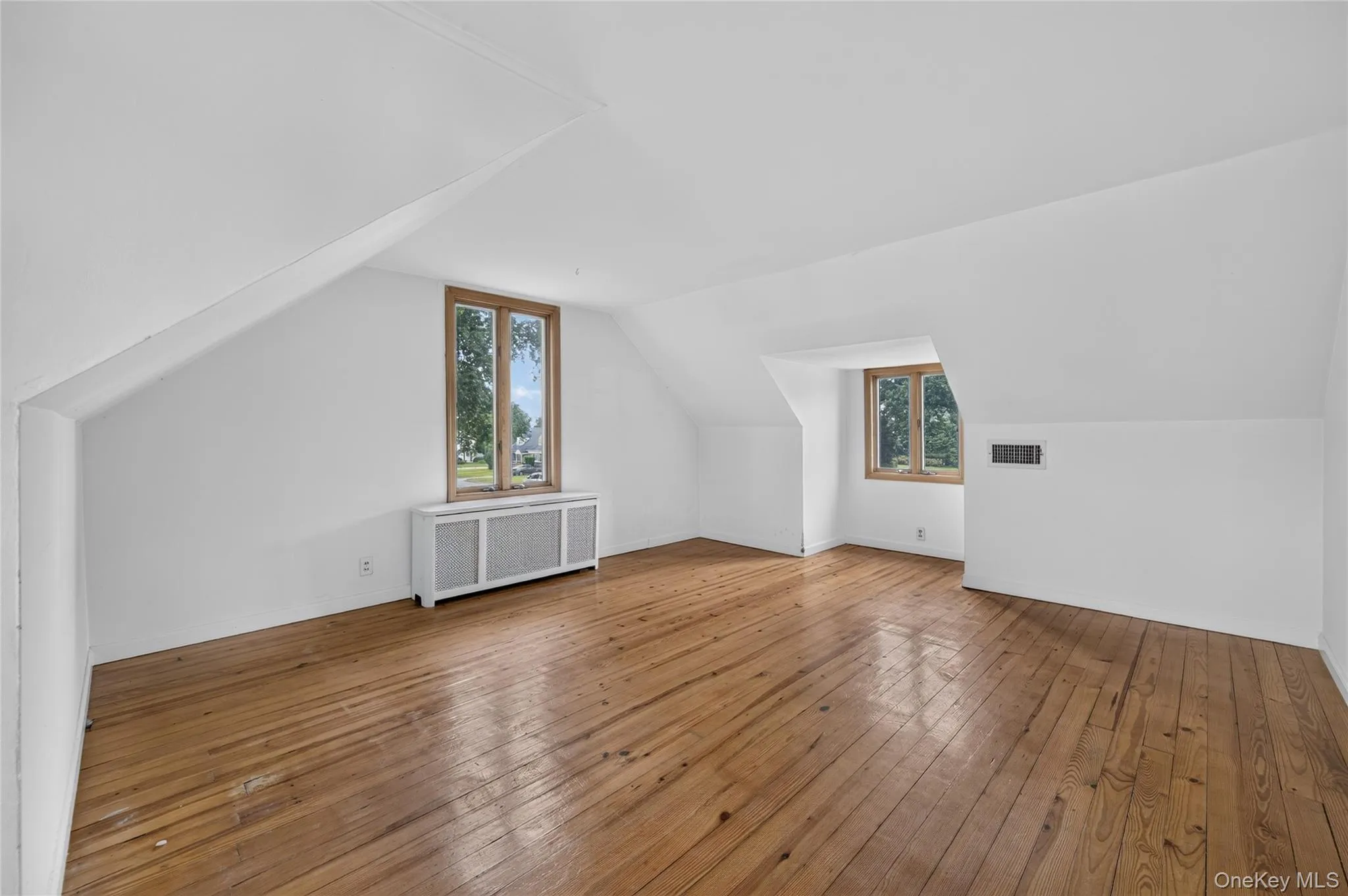 146 Longwood Avenue, North Hempstead, NY, 4 Bedrooms Bedrooms, 7 Rooms Rooms,2 BathroomsBathrooms,Residential,For Rent,Longwood,0,1043253 146 Longwood Avenue, North Hempstead, NY, 4 Bedrooms Bedrooms, 7 Rooms Rooms,2 BathroomsBathrooms,Residential,For Rent,Longwood,0,1043253