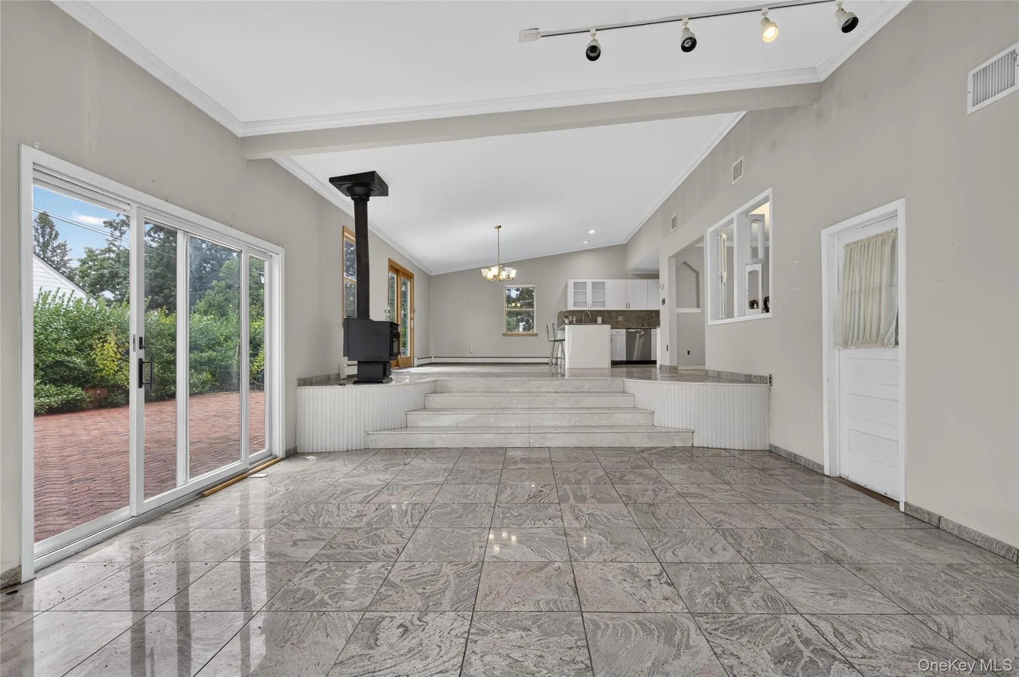 146 Longwood Avenue, North Hempstead, NY, 4 Bedrooms Bedrooms, 7 Rooms Rooms,2 BathroomsBathrooms,Residential,For Rent,Longwood,0,1043253 146 Longwood Avenue, North Hempstead, NY, 4 Bedrooms Bedrooms, 7 Rooms Rooms,2 BathroomsBathrooms,Residential,For Rent,Longwood,0,1043253