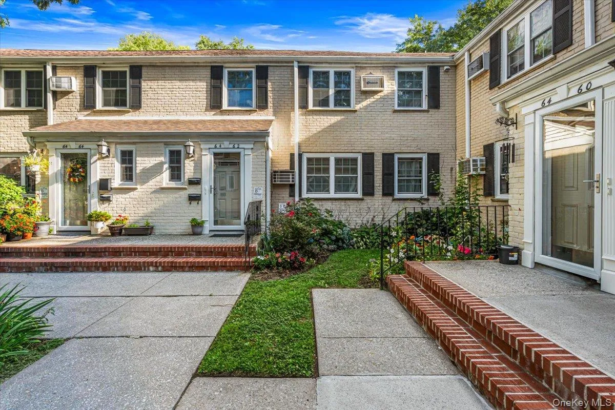 64-62 223rd Place, New York, NY, 2 Bedrooms Bedrooms, 5 Rooms Rooms,1 BathroomBathrooms,Residential,For Rent,223rd,0,1043254 64-62 223rd Place, New York, NY, 2 Bedrooms Bedrooms, 5 Rooms Rooms,1 BathroomBathrooms,Residential,For Rent,223rd,0,1043254