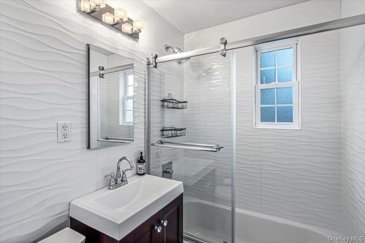64-62 223rd Place, New York, NY, 2 Bedrooms Bedrooms, 5 Rooms Rooms,1 BathroomBathrooms,Residential,For Rent,223rd,0,1043254 64-62 223rd Place, New York, NY, 2 Bedrooms Bedrooms, 5 Rooms Rooms,1 BathroomBathrooms,Residential,For Rent,223rd,0,1043254