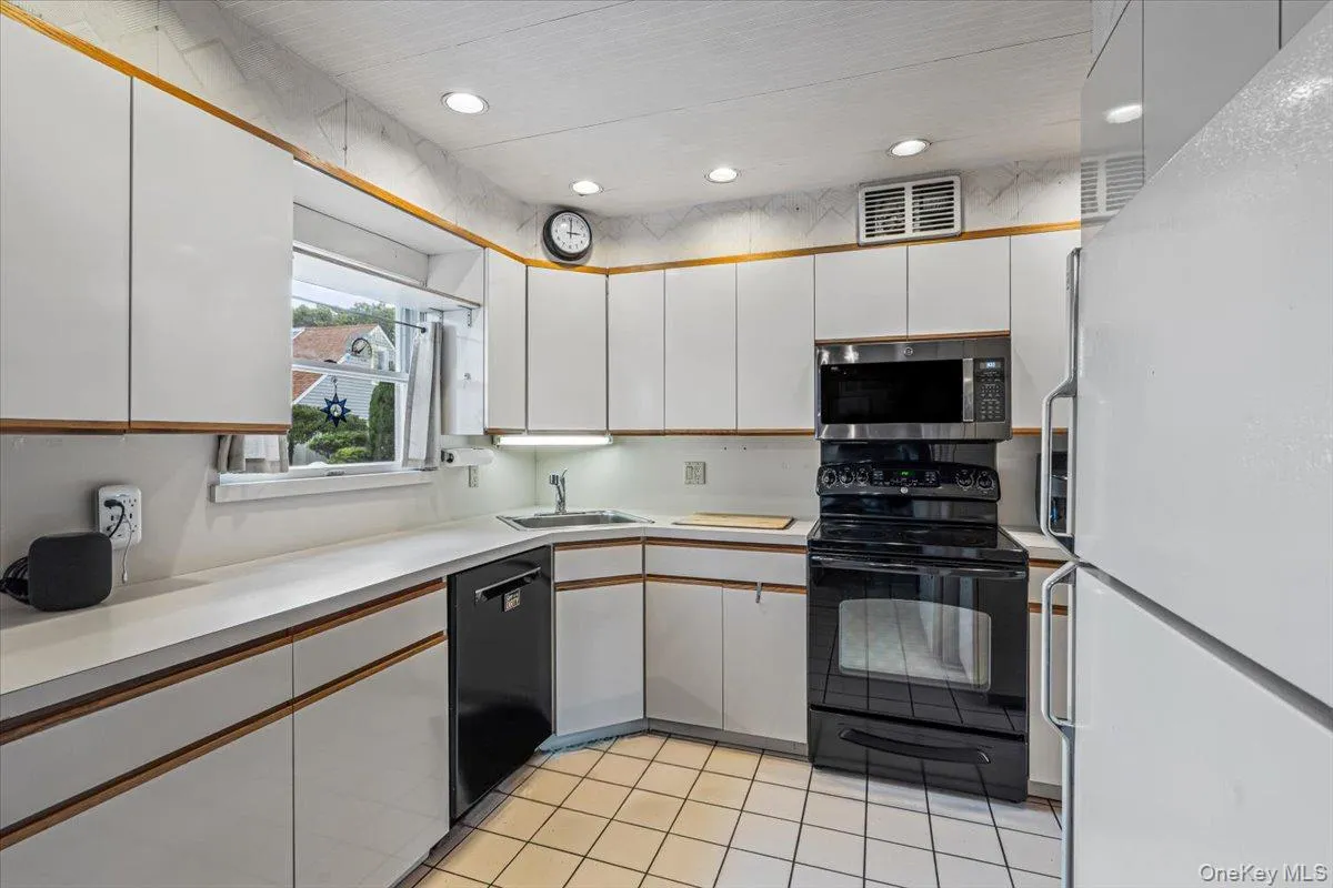 3001 Tinker Drive, Hempstead, NY, 3 Bedrooms Bedrooms, 7 Rooms Rooms,2 BathroomsBathrooms,Residential,For Rent,Tinker,0,1043256 3001 Tinker Drive, Hempstead, NY, 3 Bedrooms Bedrooms, 7 Rooms Rooms,2 BathroomsBathrooms,Residential,For Rent,Tinker,0,1043256