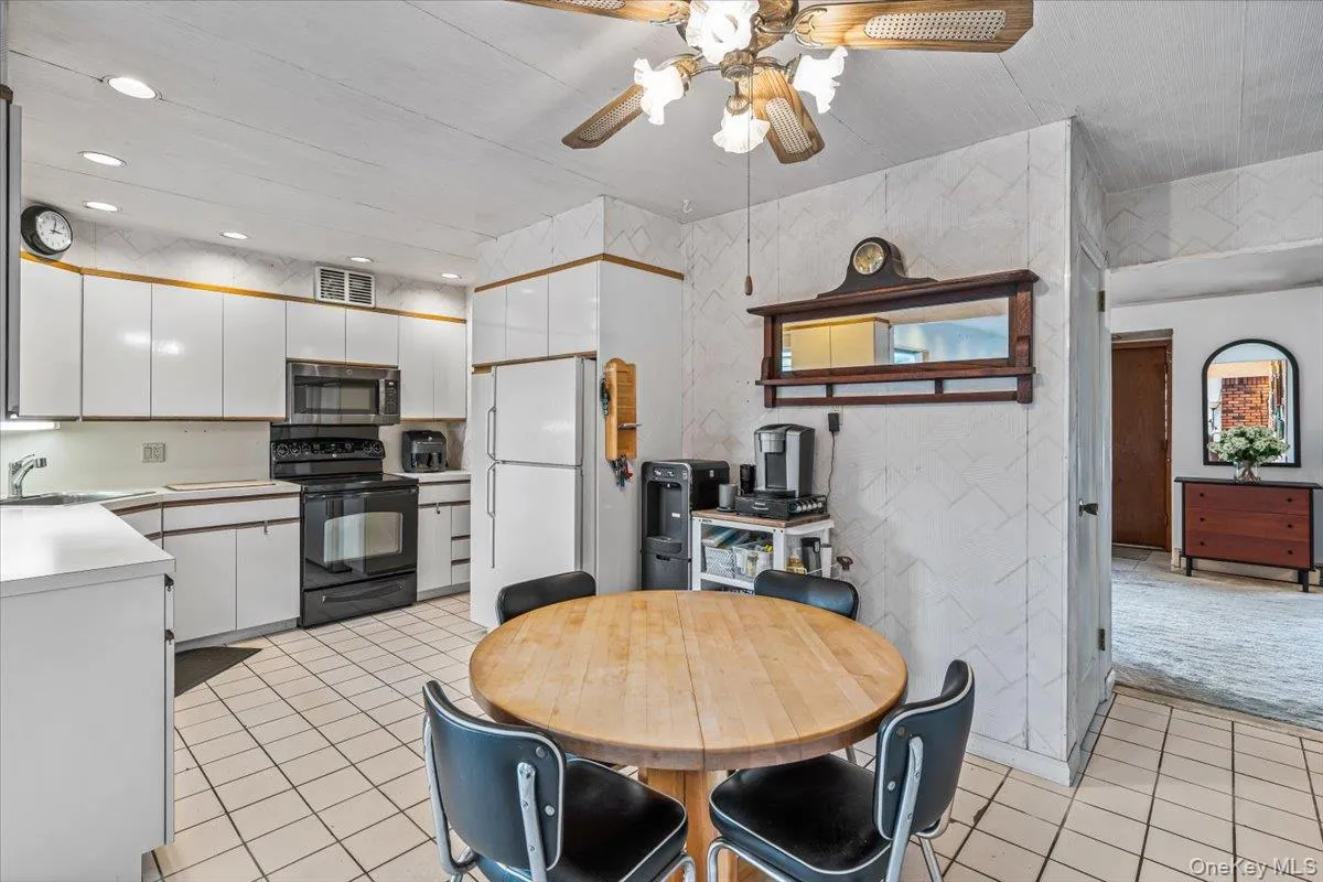 3001 Tinker Drive, Hempstead, NY, 3 Bedrooms Bedrooms, 7 Rooms Rooms,2 BathroomsBathrooms,Residential,For Rent,Tinker,0,1043256 3001 Tinker Drive, Hempstead, NY, 3 Bedrooms Bedrooms, 7 Rooms Rooms,2 BathroomsBathrooms,Residential,For Rent,Tinker,0,1043256