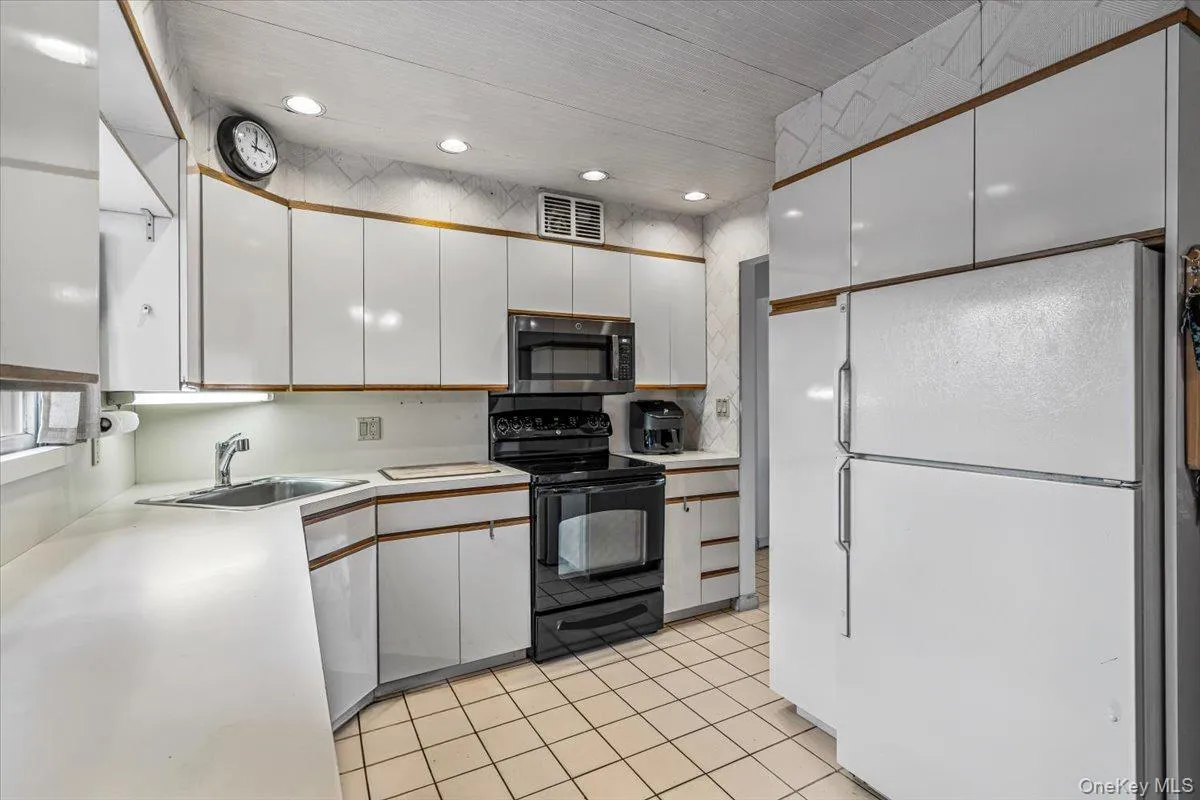 3001 Tinker Drive, Hempstead, NY, 3 Bedrooms Bedrooms, 7 Rooms Rooms,2 BathroomsBathrooms,Residential,For Rent,Tinker,0,1043256 3001 Tinker Drive, Hempstead, NY, 3 Bedrooms Bedrooms, 7 Rooms Rooms,2 BathroomsBathrooms,Residential,For Rent,Tinker,0,1043256