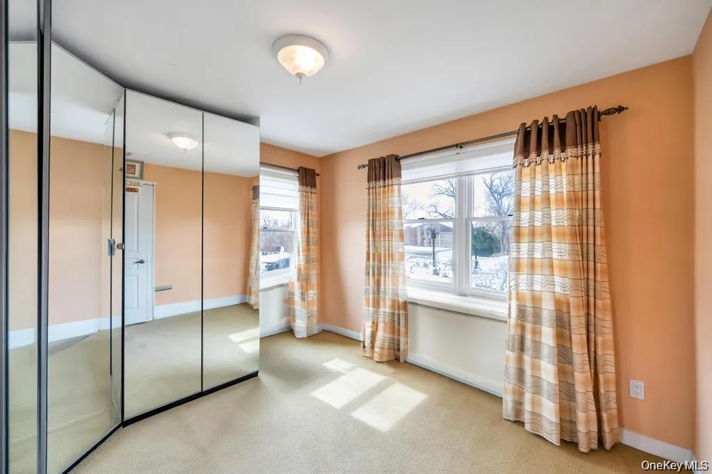 6 Garden Circle, Oyster Bay, NY, 6 Bedrooms Bedrooms, 10 Rooms Rooms,5 BathroomsBathrooms,Residential,For Rent,Garden,0,1043257 6 Garden Circle, Oyster Bay, NY, 6 Bedrooms Bedrooms, 10 Rooms Rooms,5 BathroomsBathrooms,Residential,For Rent,Garden,0,1043257