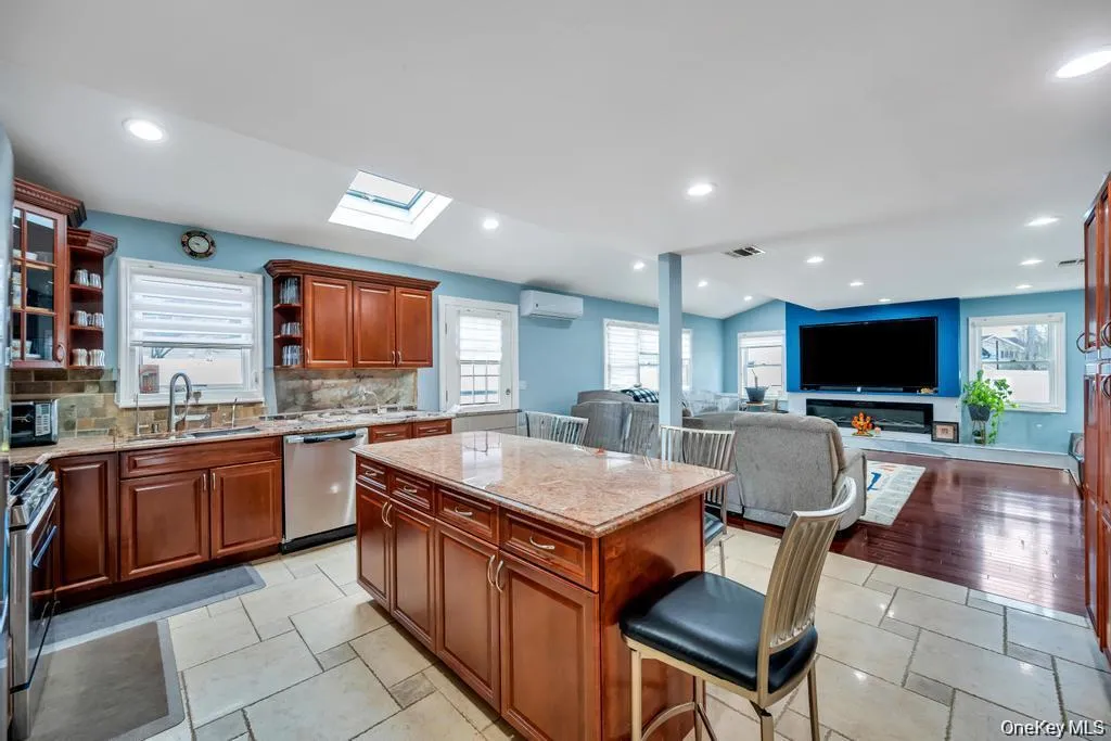 6 Garden Circle, Oyster Bay, NY, 6 Bedrooms Bedrooms, 10 Rooms Rooms,5 BathroomsBathrooms,Residential,For Rent,Garden,0,1043257 6 Garden Circle, Oyster Bay, NY, 6 Bedrooms Bedrooms, 10 Rooms Rooms,5 BathroomsBathrooms,Residential,For Rent,Garden,0,1043257