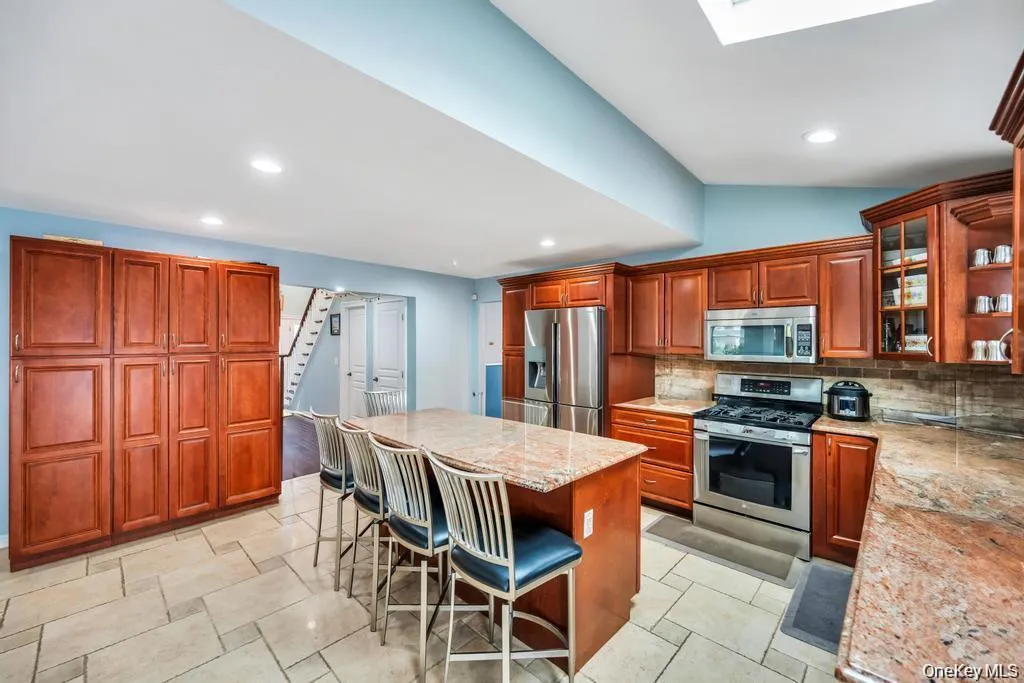 6 Garden Circle, Oyster Bay, NY, 6 Bedrooms Bedrooms, 10 Rooms Rooms,5 BathroomsBathrooms,Residential,For Rent,Garden,0,1043257 6 Garden Circle, Oyster Bay, NY, 6 Bedrooms Bedrooms, 10 Rooms Rooms,5 BathroomsBathrooms,Residential,For Rent,Garden,0,1043257