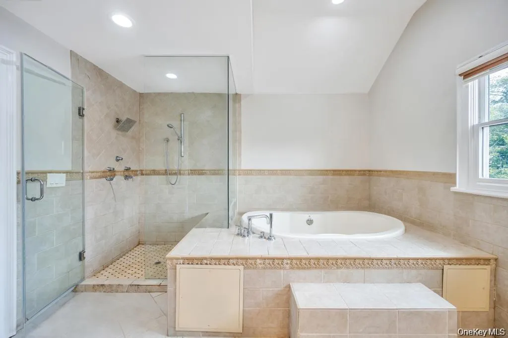 6 Garden Circle, Oyster Bay, NY, 6 Bedrooms Bedrooms, 10 Rooms Rooms,5 BathroomsBathrooms,Residential,For Rent,Garden,0,1043257 6 Garden Circle, Oyster Bay, NY, 6 Bedrooms Bedrooms, 10 Rooms Rooms,5 BathroomsBathrooms,Residential,For Rent,Garden,0,1043257