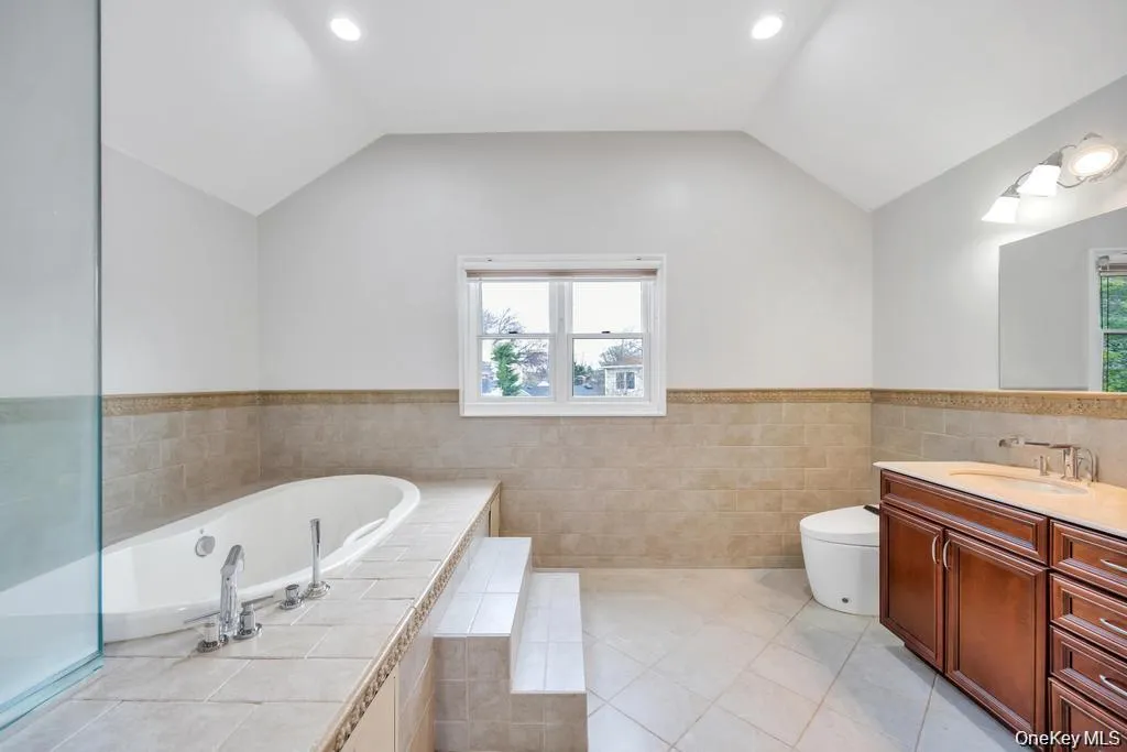 6 Garden Circle, Oyster Bay, NY, 6 Bedrooms Bedrooms, 10 Rooms Rooms,5 BathroomsBathrooms,Residential,For Rent,Garden,0,1043257 6 Garden Circle, Oyster Bay, NY, 6 Bedrooms Bedrooms, 10 Rooms Rooms,5 BathroomsBathrooms,Residential,For Rent,Garden,0,1043257