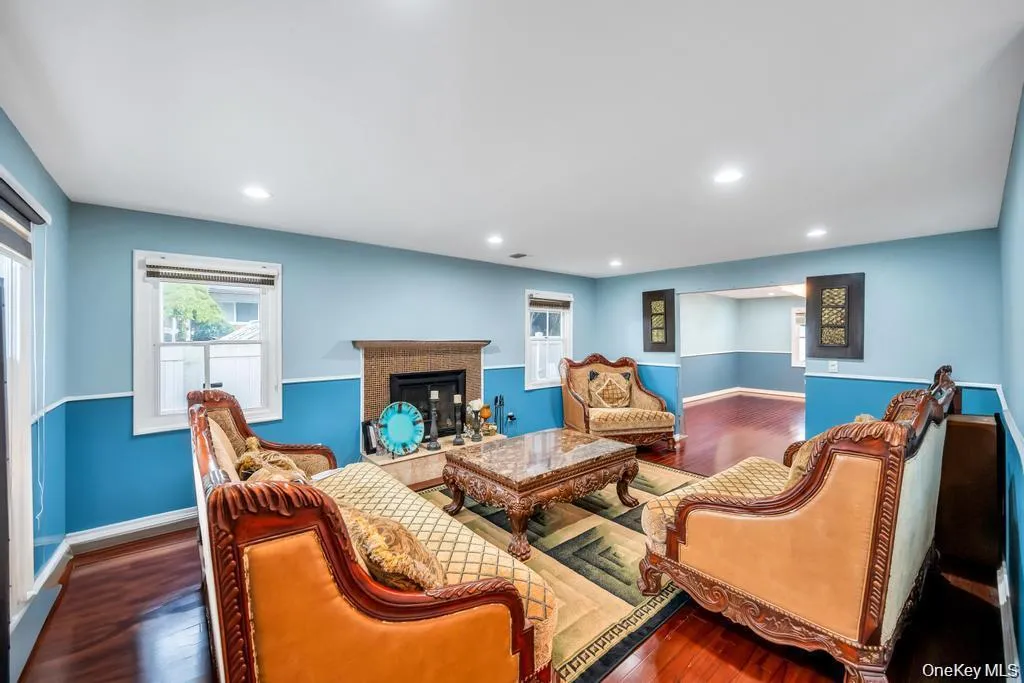 6 Garden Circle, Oyster Bay, NY, 6 Bedrooms Bedrooms, 10 Rooms Rooms,5 BathroomsBathrooms,Residential,For Rent,Garden,0,1043257 6 Garden Circle, Oyster Bay, NY, 6 Bedrooms Bedrooms, 10 Rooms Rooms,5 BathroomsBathrooms,Residential,For Rent,Garden,0,1043257