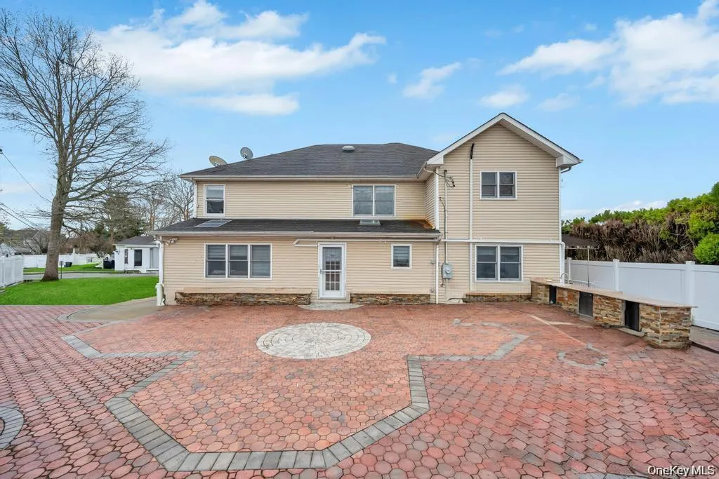 6 Garden Circle, Oyster Bay, NY, 6 Bedrooms Bedrooms, 10 Rooms Rooms,5 BathroomsBathrooms,Residential,For Rent,Garden,0,1043257 6 Garden Circle, Oyster Bay, NY, 6 Bedrooms Bedrooms, 10 Rooms Rooms,5 BathroomsBathrooms,Residential,For Rent,Garden,0,1043257