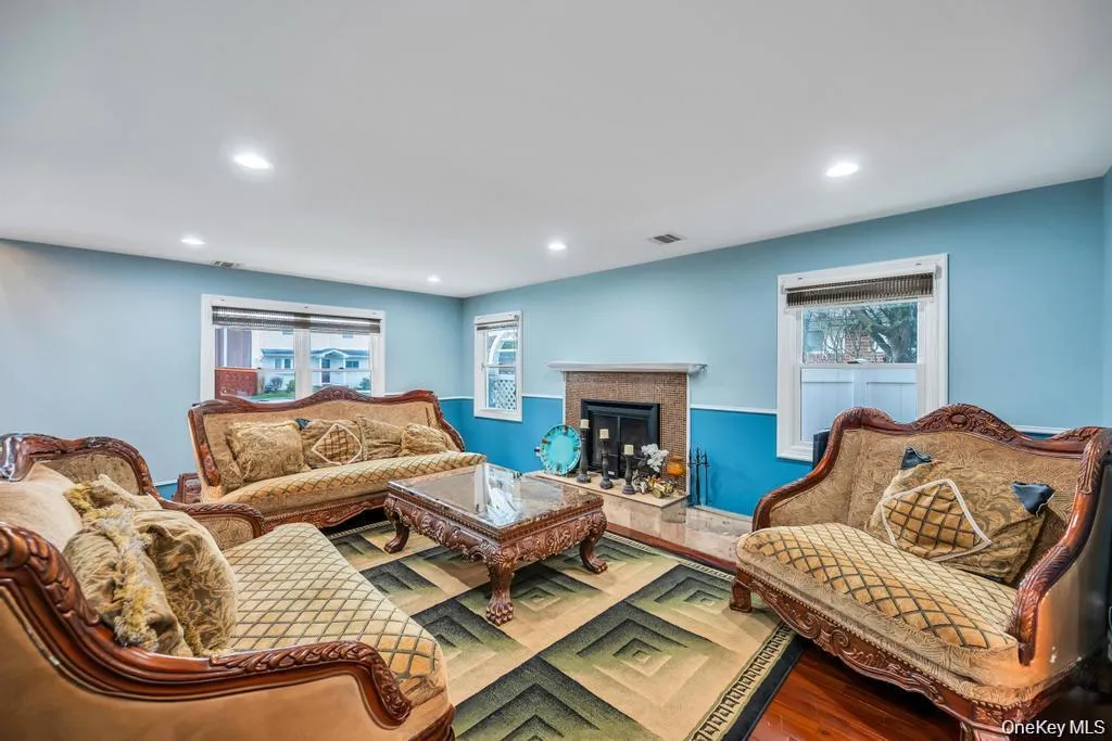 6 Garden Circle, Oyster Bay, NY, 6 Bedrooms Bedrooms, 10 Rooms Rooms,5 BathroomsBathrooms,Residential,For Rent,Garden,0,1043257 6 Garden Circle, Oyster Bay, NY, 6 Bedrooms Bedrooms, 10 Rooms Rooms,5 BathroomsBathrooms,Residential,For Rent,Garden,0,1043257