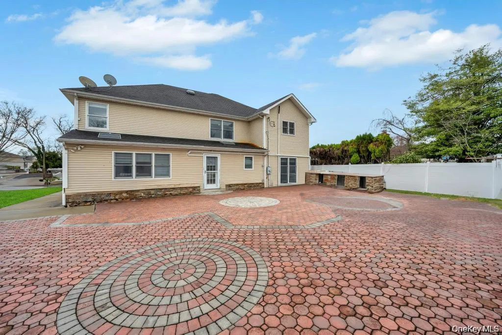 6 Garden Circle, Oyster Bay, NY, 6 Bedrooms Bedrooms, 10 Rooms Rooms,5 BathroomsBathrooms,Residential,For Rent,Garden,0,1043257 6 Garden Circle, Oyster Bay, NY, 6 Bedrooms Bedrooms, 10 Rooms Rooms,5 BathroomsBathrooms,Residential,For Rent,Garden,0,1043257