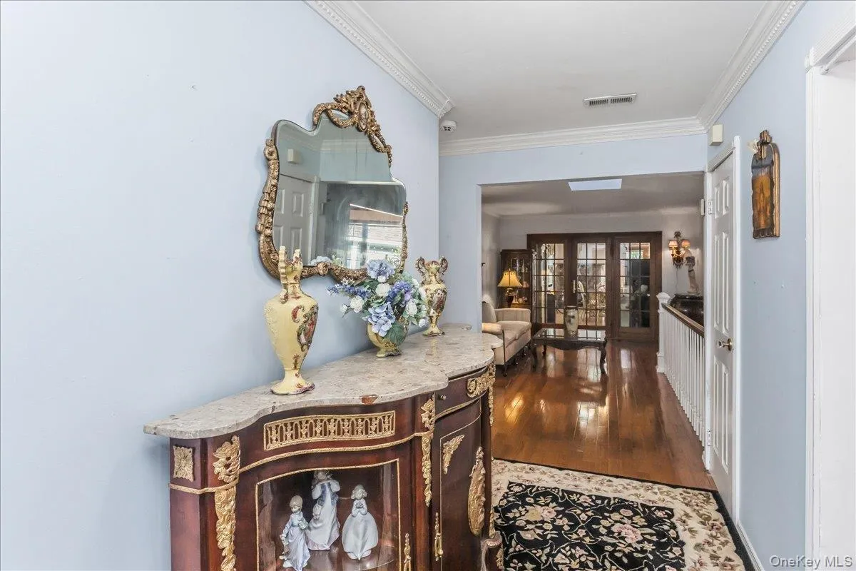 18 Linden Avenue, Smithtown, NY, 4 Bedrooms Bedrooms, 10 Rooms Rooms,3 BathroomsBathrooms,Residential,For Rent,Linden,0,1043258 18 Linden Avenue, Smithtown, NY, 4 Bedrooms Bedrooms, 10 Rooms Rooms,3 BathroomsBathrooms,Residential,For Rent,Linden,0,1043258