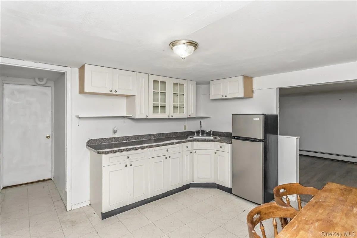 18 Linden Avenue, Smithtown, NY, 4 Bedrooms Bedrooms, 10 Rooms Rooms,3 BathroomsBathrooms,Residential,For Rent,Linden,0,1043258 18 Linden Avenue, Smithtown, NY, 4 Bedrooms Bedrooms, 10 Rooms Rooms,3 BathroomsBathrooms,Residential,For Rent,Linden,0,1043258