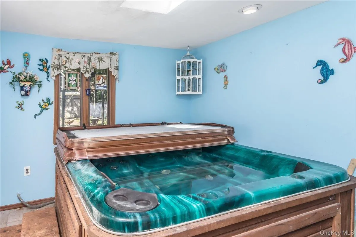 18 Linden Avenue, Smithtown, NY, 4 Bedrooms Bedrooms, 10 Rooms Rooms,3 BathroomsBathrooms,Residential,For Rent,Linden,0,1043258 18 Linden Avenue, Smithtown, NY, 4 Bedrooms Bedrooms, 10 Rooms Rooms,3 BathroomsBathrooms,Residential,For Rent,Linden,0,1043258