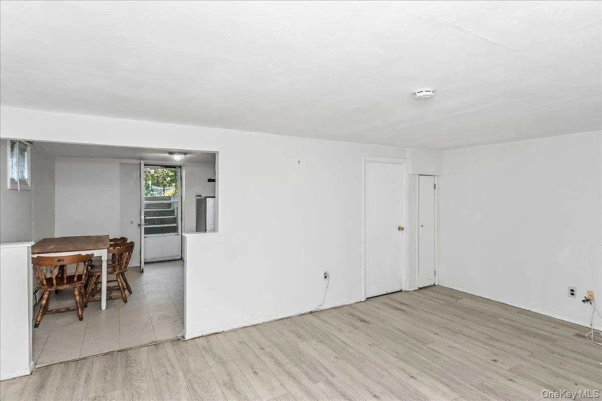 18 Linden Avenue, Smithtown, NY, 4 Bedrooms Bedrooms, 10 Rooms Rooms,3 BathroomsBathrooms,Residential,For Rent,Linden,0,1043258 18 Linden Avenue, Smithtown, NY, 4 Bedrooms Bedrooms, 10 Rooms Rooms,3 BathroomsBathrooms,Residential,For Rent,Linden,0,1043258