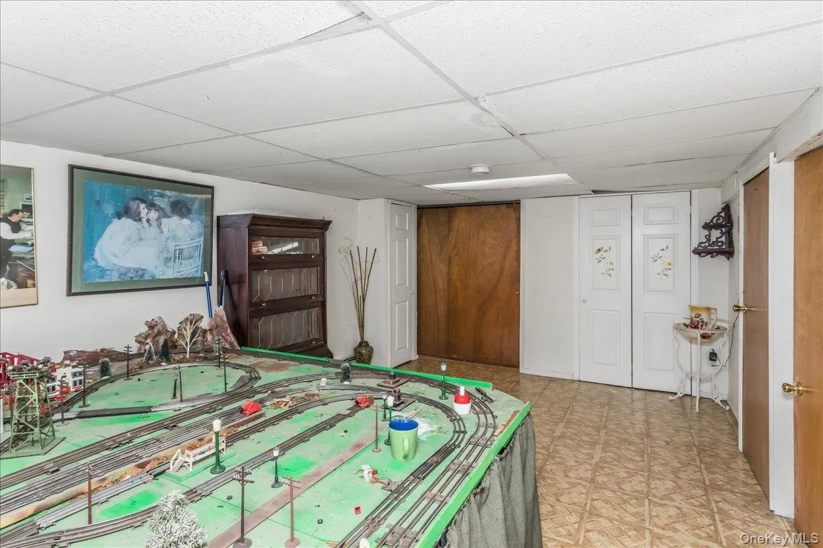 18 Linden Avenue, Smithtown, NY, 4 Bedrooms Bedrooms, 10 Rooms Rooms,3 BathroomsBathrooms,Residential,For Rent,Linden,0,1043258 18 Linden Avenue, Smithtown, NY, 4 Bedrooms Bedrooms, 10 Rooms Rooms,3 BathroomsBathrooms,Residential,For Rent,Linden,0,1043258