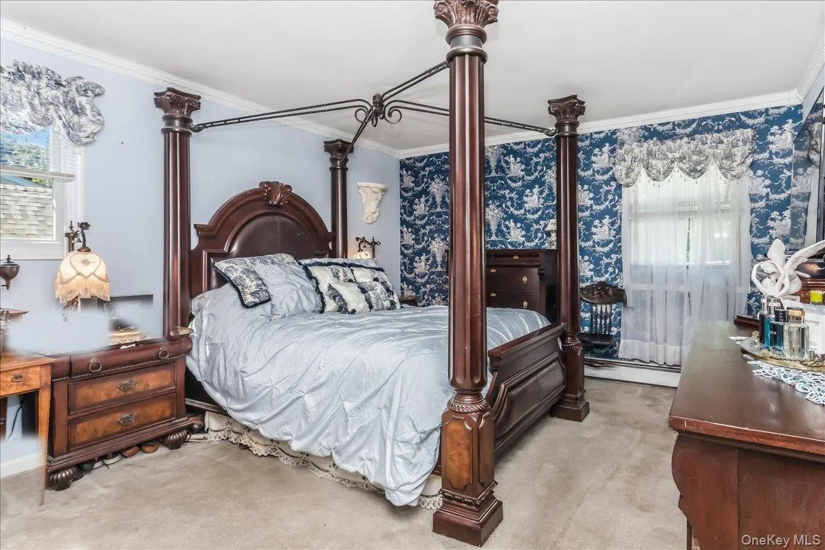 18 Linden Avenue, Smithtown, NY, 4 Bedrooms Bedrooms, 10 Rooms Rooms,3 BathroomsBathrooms,Residential,For Rent,Linden,0,1043258 18 Linden Avenue, Smithtown, NY, 4 Bedrooms Bedrooms, 10 Rooms Rooms,3 BathroomsBathrooms,Residential,For Rent,Linden,0,1043258