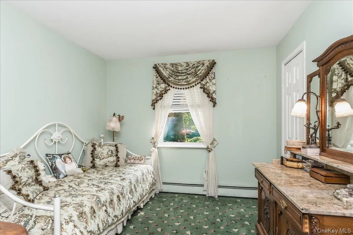 18 Linden Avenue, Smithtown, NY, 4 Bedrooms Bedrooms, 10 Rooms Rooms,3 BathroomsBathrooms,Residential,For Rent,Linden,0,1043258 18 Linden Avenue, Smithtown, NY, 4 Bedrooms Bedrooms, 10 Rooms Rooms,3 BathroomsBathrooms,Residential,For Rent,Linden,0,1043258