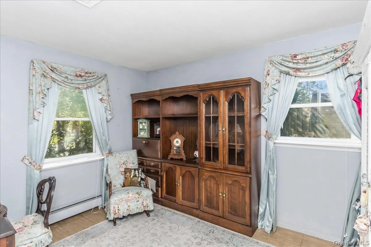 18 Linden Avenue, Smithtown, NY, 4 Bedrooms Bedrooms, 10 Rooms Rooms,3 BathroomsBathrooms,Residential,For Rent,Linden,0,1043258 18 Linden Avenue, Smithtown, NY, 4 Bedrooms Bedrooms, 10 Rooms Rooms,3 BathroomsBathrooms,Residential,For Rent,Linden,0,1043258