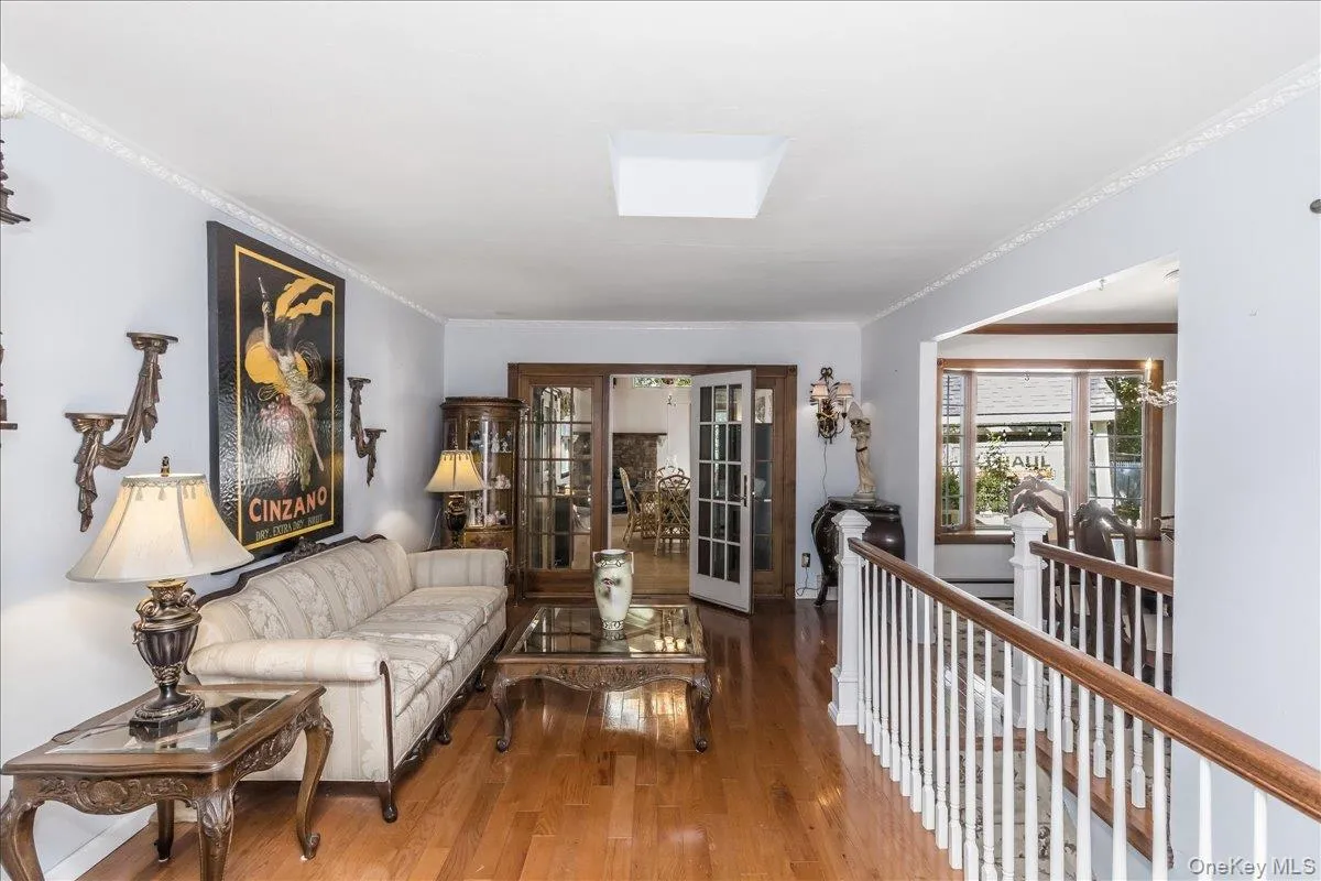 18 Linden Avenue, Smithtown, NY, 4 Bedrooms Bedrooms, 10 Rooms Rooms,3 BathroomsBathrooms,Residential,For Rent,Linden,0,1043258 18 Linden Avenue, Smithtown, NY, 4 Bedrooms Bedrooms, 10 Rooms Rooms,3 BathroomsBathrooms,Residential,For Rent,Linden,0,1043258