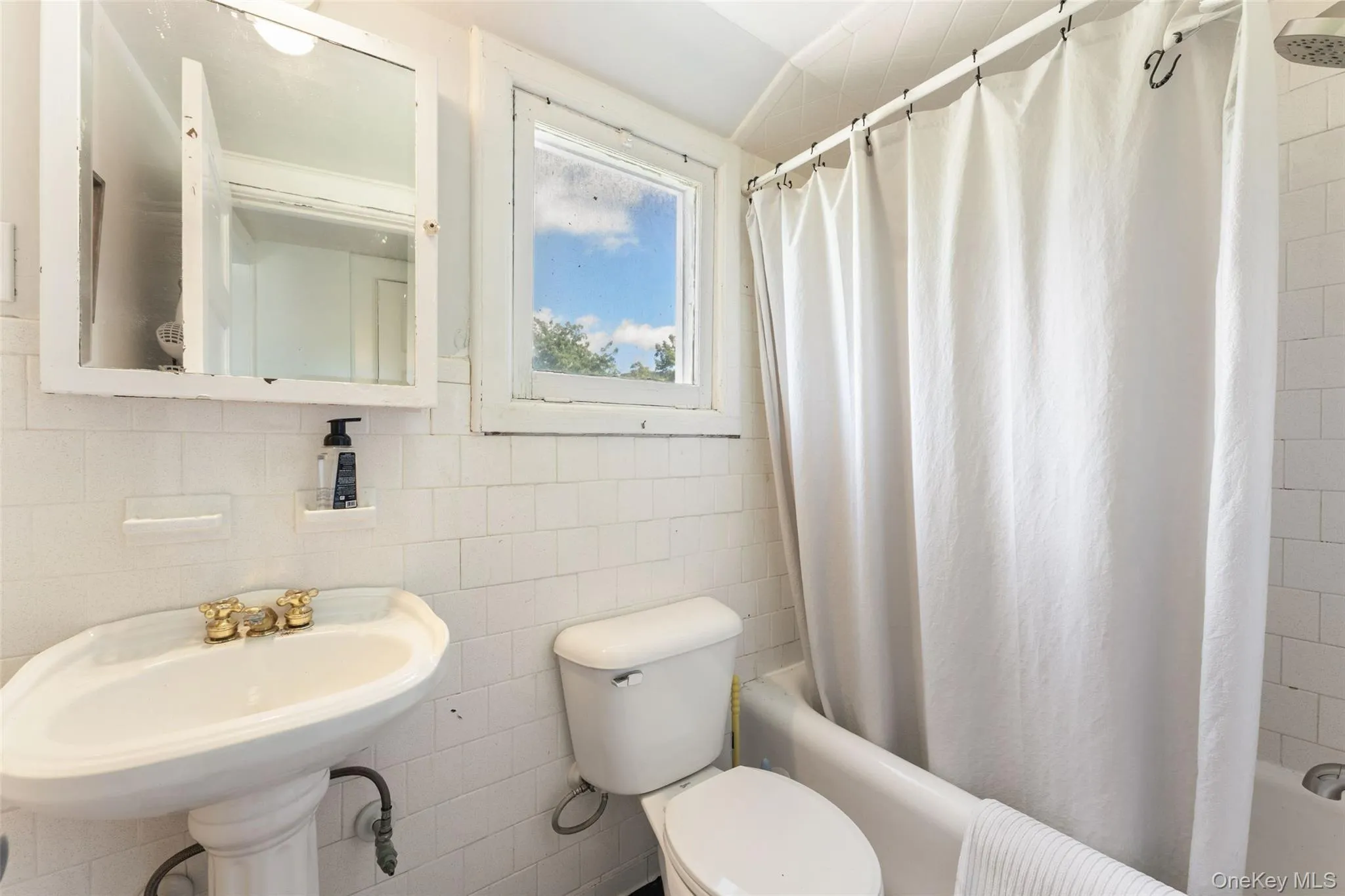 5 Trinity Place, Cornwall, NY, 6 Bedrooms Bedrooms, 15 Rooms Rooms,5 BathroomsBathrooms,Residential,For Rent,Trinity,0,1043259 5 Trinity Place, Cornwall, NY, 6 Bedrooms Bedrooms, 15 Rooms Rooms,5 BathroomsBathrooms,Residential,For Rent,Trinity,0,1043259