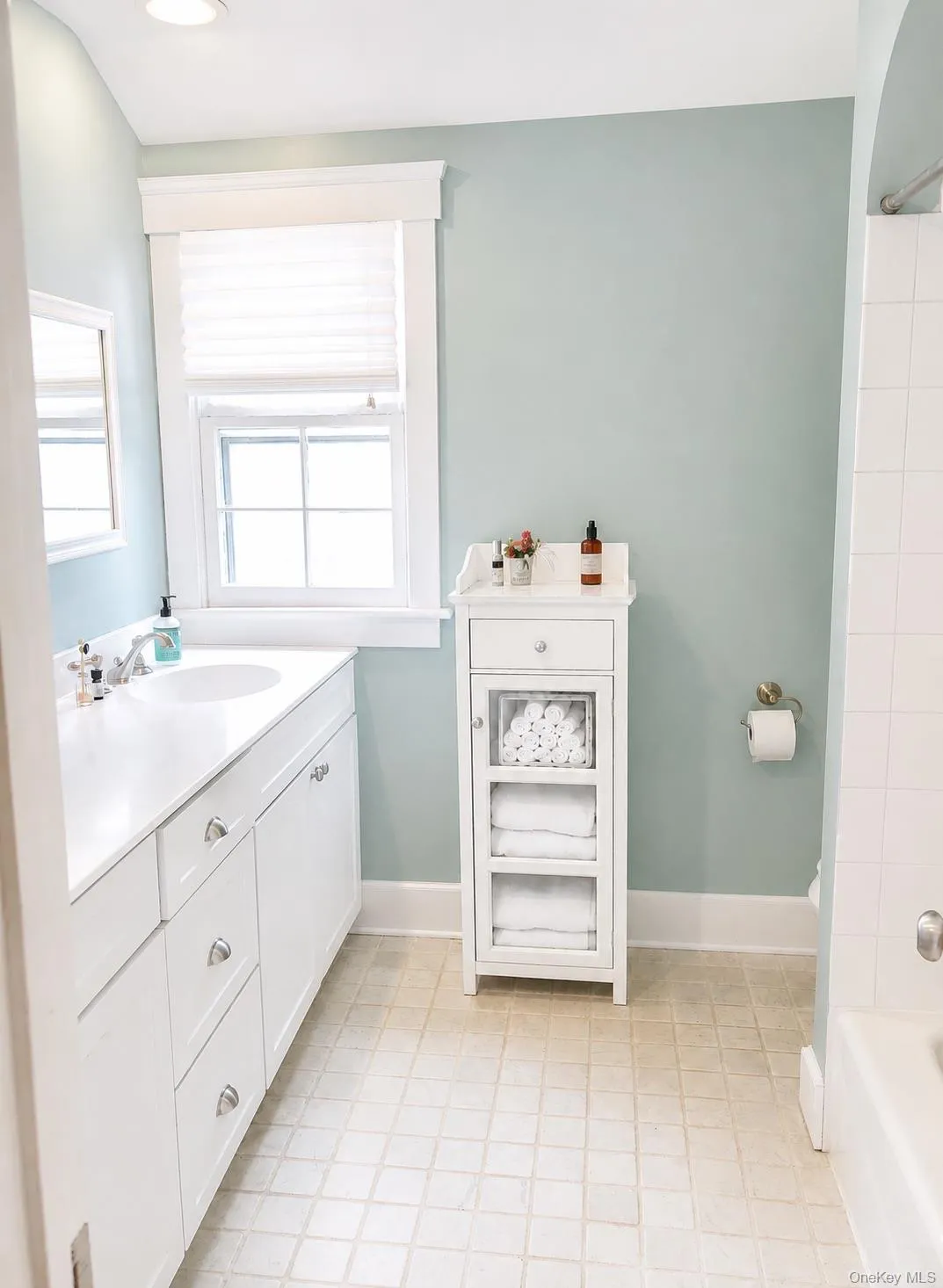 14 Powder Horn Way, Greenburgh, NY, 4 Bedroom Bedrooms, 8 Room Rooms,2 BathroomBathrooms,Residential Lease,For Rent,Powder Horn,0,1043264 14 Powder Horn Way, Greenburgh, NY, 4 Bedroom Bedrooms, 8 Room Rooms,2 BathroomBathrooms,Residential Lease,For Rent,Powder Horn,0,1043264