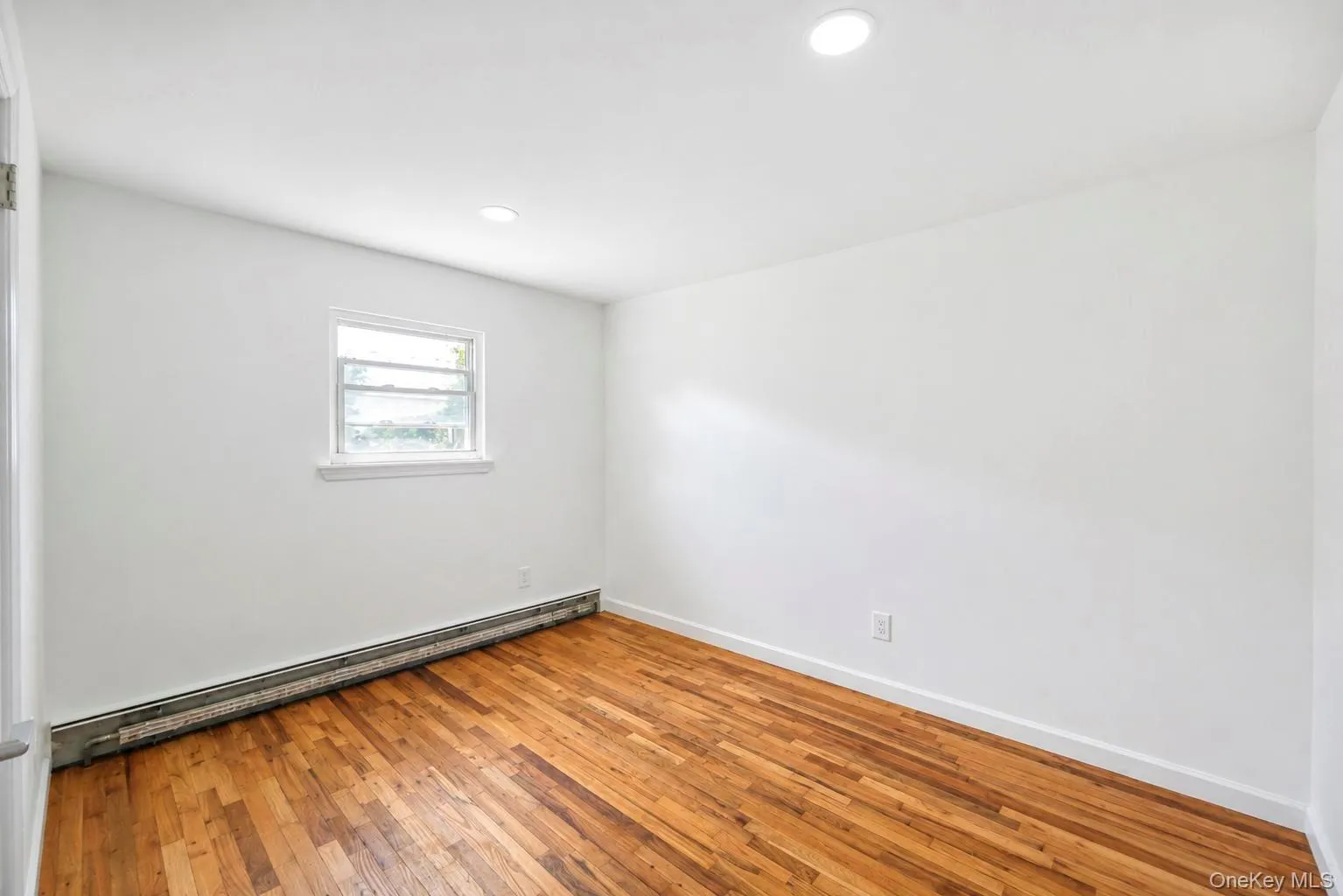 334 Robbins Street, Babylon, NY, 3 Bedrooms Bedrooms, 6 Rooms Rooms,2 BathroomsBathrooms,Residential,For Rent,Robbins,0,1043269 334 Robbins Street, Babylon, NY, 3 Bedrooms Bedrooms, 6 Rooms Rooms,2 BathroomsBathrooms,Residential,For Rent,Robbins,0,1043269