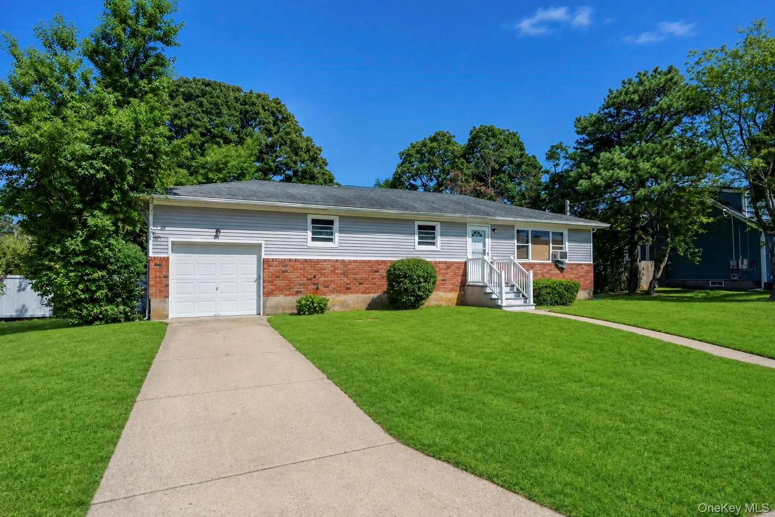 334 Robbins Street, Babylon, NY, 3 Bedrooms Bedrooms, 6 Rooms Rooms,2 BathroomsBathrooms,Residential,For Rent,Robbins,0,1043269 334 Robbins Street, Babylon, NY, 3 Bedrooms Bedrooms, 6 Rooms Rooms,2 BathroomsBathrooms,Residential,For Rent,Robbins,0,1043269
