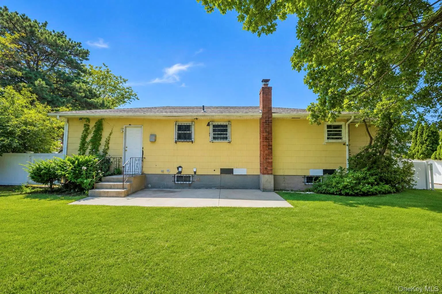 334 Robbins Street, Babylon, NY, 3 Bedrooms Bedrooms, 6 Rooms Rooms,2 BathroomsBathrooms,Residential,For Rent,Robbins,0,1043269 334 Robbins Street, Babylon, NY, 3 Bedrooms Bedrooms, 6 Rooms Rooms,2 BathroomsBathrooms,Residential,For Rent,Robbins,0,1043269
