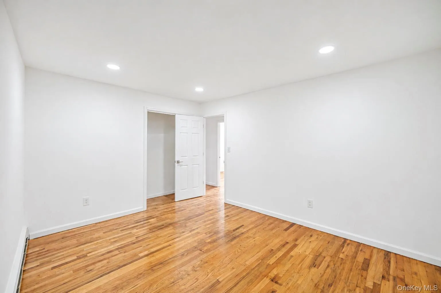 334 Robbins Street, Babylon, NY, 3 Bedrooms Bedrooms, 6 Rooms Rooms,2 BathroomsBathrooms,Residential,For Rent,Robbins,0,1043269 334 Robbins Street, Babylon, NY, 3 Bedrooms Bedrooms, 6 Rooms Rooms,2 BathroomsBathrooms,Residential,For Rent,Robbins,0,1043269