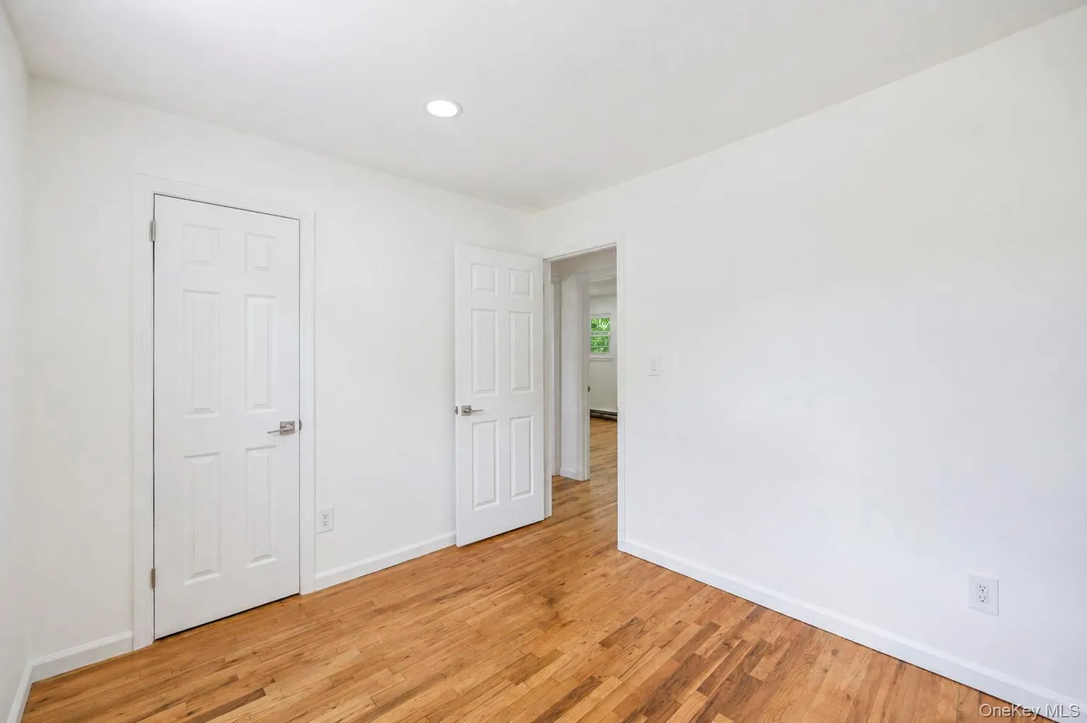 334 Robbins Street, Babylon, NY, 3 Bedrooms Bedrooms, 6 Rooms Rooms,2 BathroomsBathrooms,Residential,For Rent,Robbins,0,1043269 334 Robbins Street, Babylon, NY, 3 Bedrooms Bedrooms, 6 Rooms Rooms,2 BathroomsBathrooms,Residential,For Rent,Robbins,0,1043269