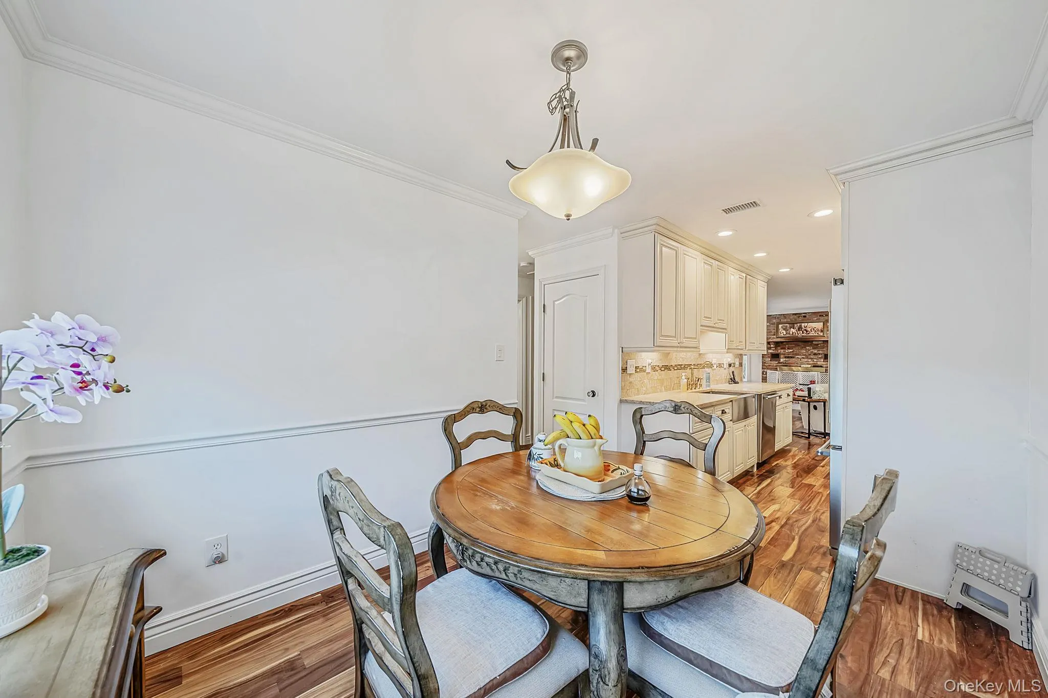 42 Summerfield Court, Babylon, NY, 2 Bedrooms Bedrooms, 5 Rooms Rooms,1 BathroomBathrooms,Residential,For Rent,Summerfield,0,1043270 42 Summerfield Court, Babylon, NY, 2 Bedrooms Bedrooms, 5 Rooms Rooms,1 BathroomBathrooms,Residential,For Rent,Summerfield,0,1043270