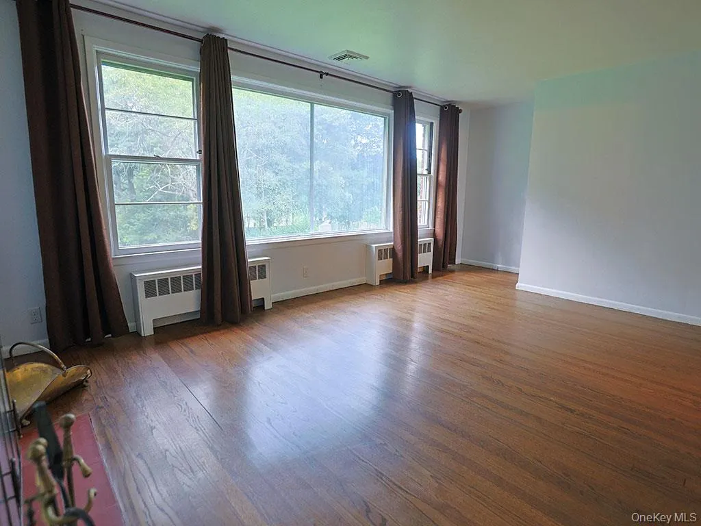 21 Pleasant View Road, Poughkeepsie, NY, 2 Bedrooms Bedrooms, 8 Rooms Rooms,1 BathroomBathrooms,Residential,For Rent,Pleasant View,0,1043271 21 Pleasant View Road, Poughkeepsie, NY, 2 Bedrooms Bedrooms, 8 Rooms Rooms,1 BathroomBathrooms,Residential,For Rent,Pleasant View,0,1043271